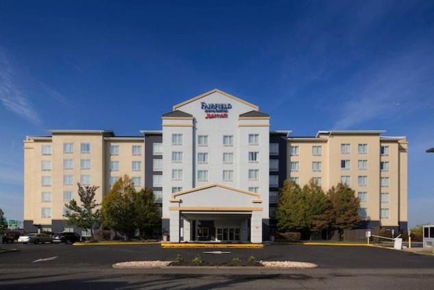 Fairfield Inn & Suites By Marriott Newark Liberty International Airport Exterior foto